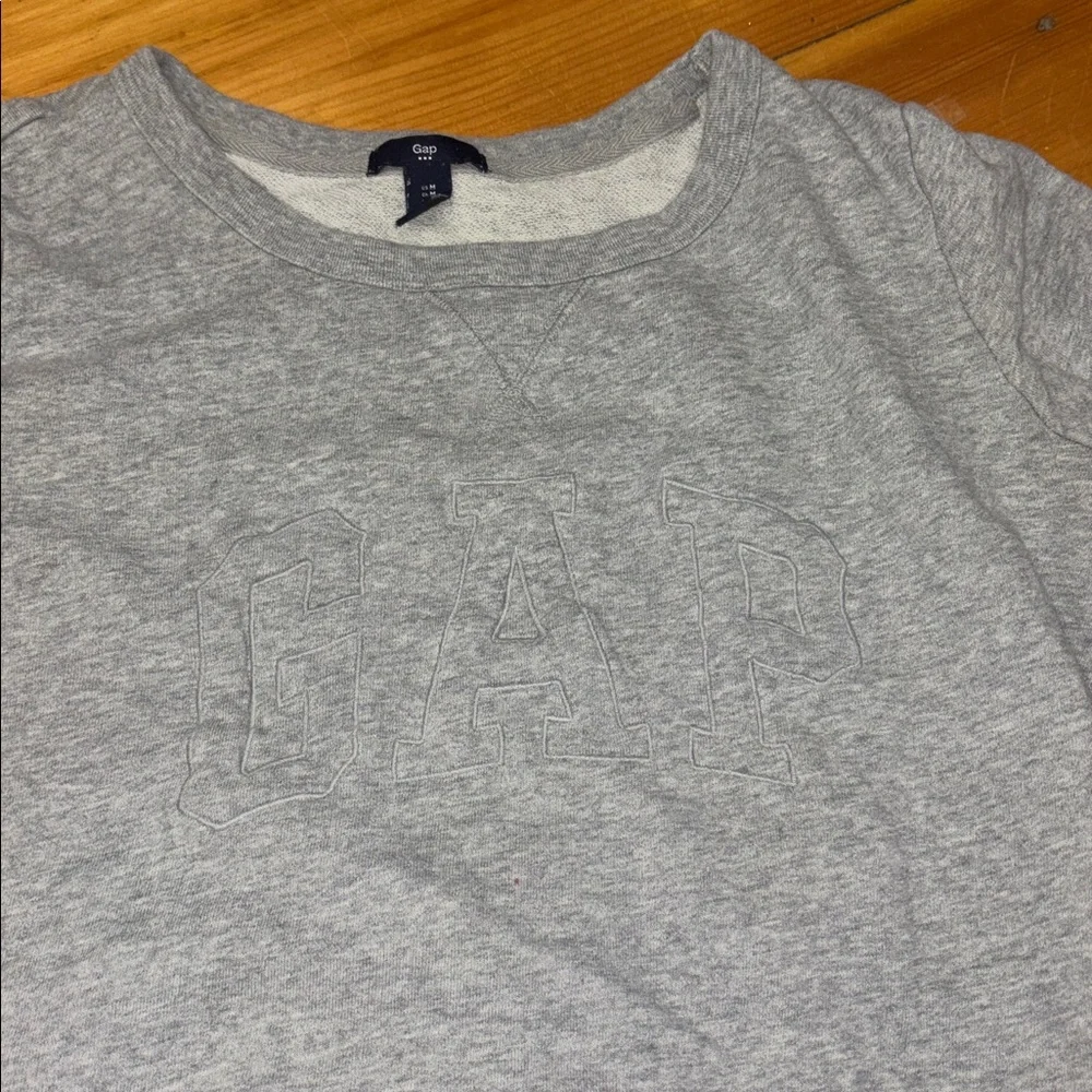 GAP Gray Crewneck Sweatshirt Size Medium